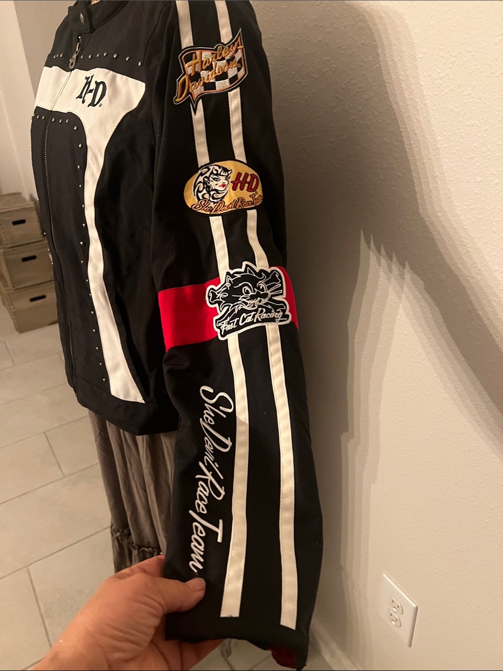 Harley-Davidson Black, White & Red Studded Bomber Jacket woman size - Picture 3 of 8